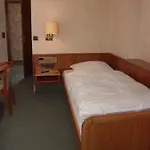 Отель Hotel-restaurant Weinhaus Grebel