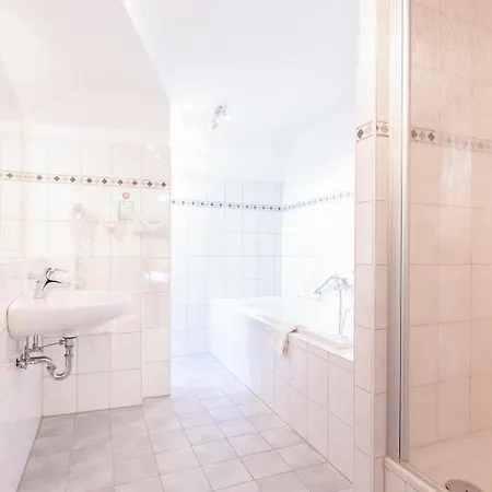 호텔 Hotel-restaurant Weinhaus Grebel 3*