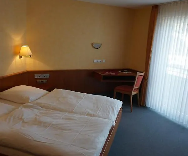 Hotel-restaurant Weinhaus Grebel Отель